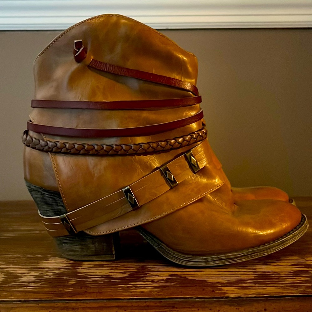 SO Brand Women’s Cowboy Booties